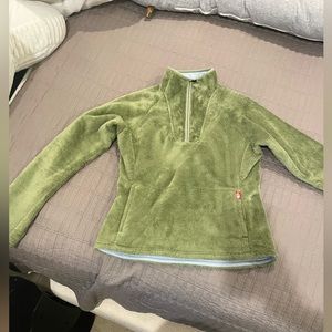 North face women’s size small pullover